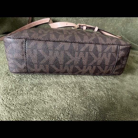 🌸MICHAEL KORS Crossbody bag🌸 - Picture 3 of 16